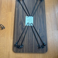 中古折りたたみテーブルの画像