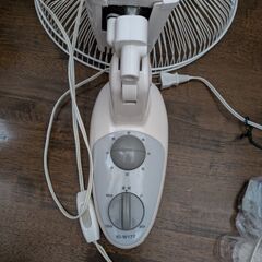 壁掛け扇風機の画像