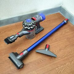 dyson ダイソンV7 サイクロン掃除機 スタンド一式の画像