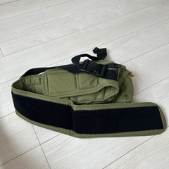 テラスベビー ヒップシート ショルダーバッグ＋ヒップシートキャリー 抱っこができるバッグ たためるヒップシートキャリーの画像