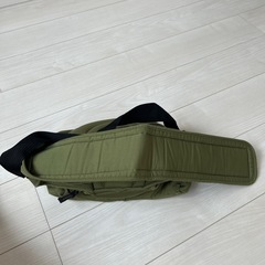 テラスベビー ヒップシート ショルダーバッグ＋ヒップシートキャリー 抱っこができるバッグ たためるヒップシートキャリーの画像