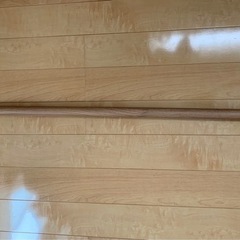 室内物干し棒　木目の画像