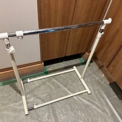 ハンガーラックの画像