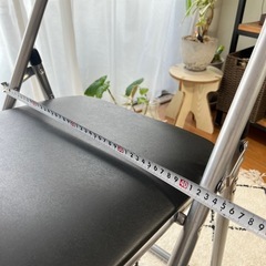 事務用椅子の画像