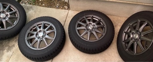 スタッドレスタイヤ