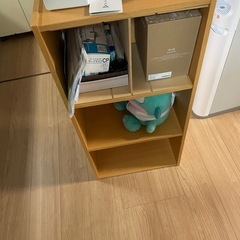 食器棚と3段ボックスの画像