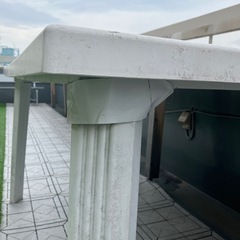 屋外テーブルの画像