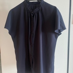 【無料】GU 半袖ブラウス2着　の画像