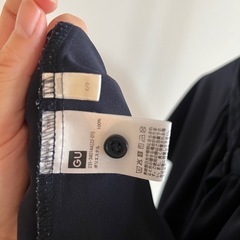 【無料】GU 半袖ブラウス2着　の画像
