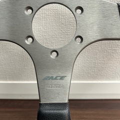 MOMOステアリングの画像