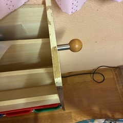 おもちゃ箱　本棚の画像