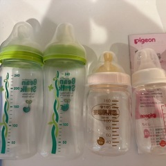 Pigeon哺乳瓶5セット、手動搾乳器と消毒ケース付きの画像