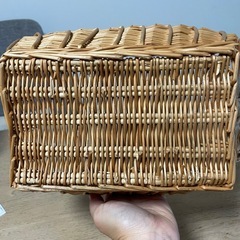 カゴの入れ物の画像