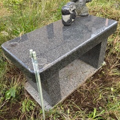 石のベンチですの画像