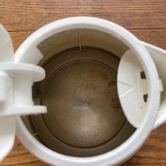 デロンギ　電気ケトル　ホワイトの画像