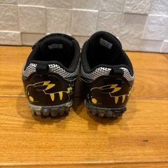 ポケモンピカチュウ柄スニーカー　18㎝の画像
