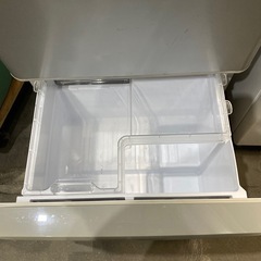 週末のみ営業中⭐️ 年式古いですがまだまだ活用して頂けます❗️ 2014年製　シャープ　両開きノンフロン冷凍冷蔵庫　350L SJ-WA35Y-Sの画像