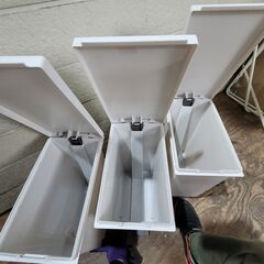 ペダル式 ゴミ箱 1点 ￥８００-  残3点 25i菊TKの画像