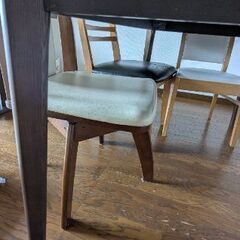 0円  ダイニングテーブル + 椅子3脚の画像