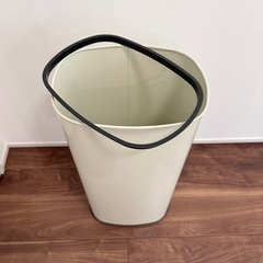 ゴミ箱の画像