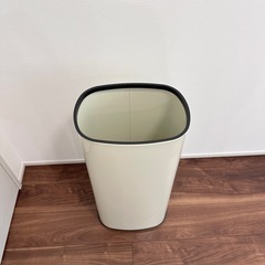 ゴミ箱の画像