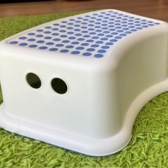 IKEA ステップ　踏み台の画像