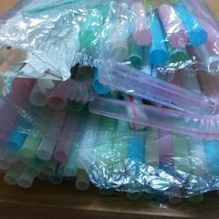 ゼロ円です。工作用に ／ 未使用ストローの画像
