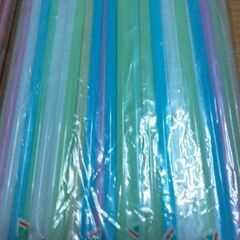 ゼロ円です。工作用に ／ 未使用ストローの画像