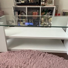 ガラステーブルの画像