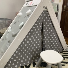 キッズテント テントハウス 4in1大型遊具 テント+ロッククライミング+画板+テーブルイスセット付き 供テント インディアンテント ジャングルジム ホワイトボード  折り畳み  知育玩具の画像