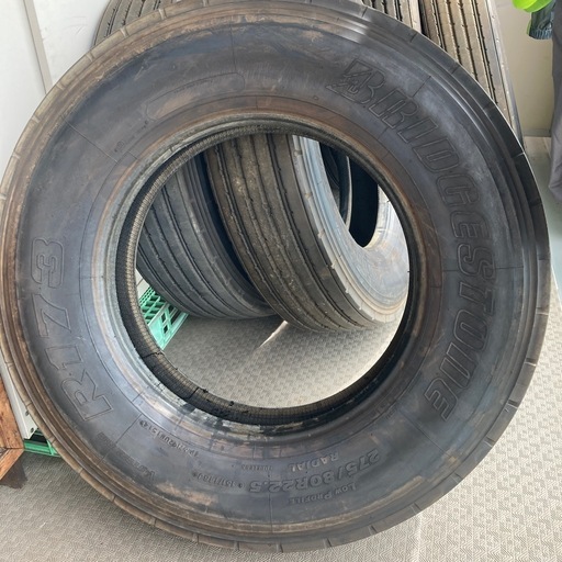 トラックタイヤ275.80Ｒ22.5