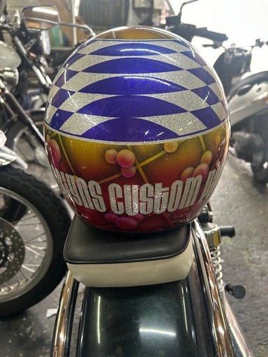バイクも出品してます。オールペイントワンオフヘルメット！