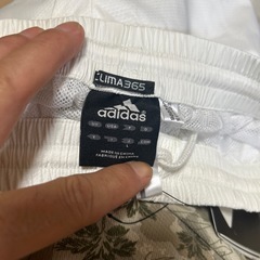 adidasパンツの画像