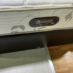 セミダブルベッド！　シモンズ！
の画像