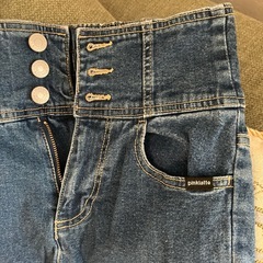 ピンクラテ　デニムパンツ　サイズ140の画像
