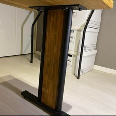 ダイニングテーブルの画像