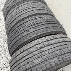 225/55/17冬ブリヂストンの画像