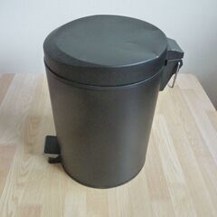 ゴミ箱 黒の画像