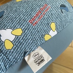 ディズニー ドナルドダック ビーズクッション（直径43cm／専用袋付き）の画像