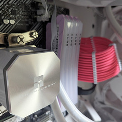 【ピンク×ホワイト】ゲーミングPCの画像