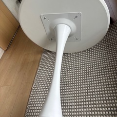 白テーブルの画像
