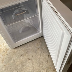 引き取り希望☆ニトリNTR-160WH 106L 2ドア冷蔵庫 ホワイト2023年製の画像