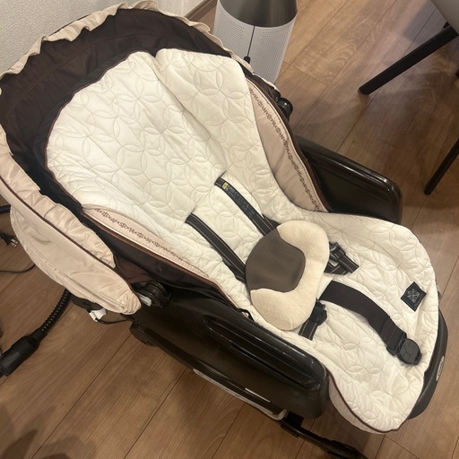 【美品】Combi　 ネムリラ AUTO SWING プレミアムダッコプラス　エッグショック