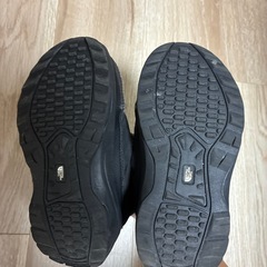 THE NORTH FACE ヌプシ18cmの画像