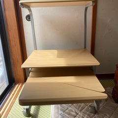 パソコンデスク
の画像