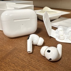 【美品】AirPods Pro (第2世代)  MagSafe充電ケース  (Lightning) オマケ付きの画像