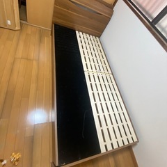 引き取り希望☆ニトリ木製フレーム・マットレスセット 引き出し付きの画像