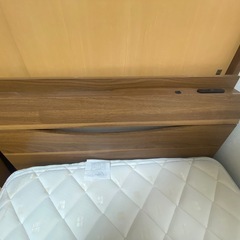 引き取り希望☆ニトリ木製フレーム・マットレスセット 引き出し付きの画像