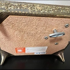 装飾的な金属製ジュエリーボックスの画像