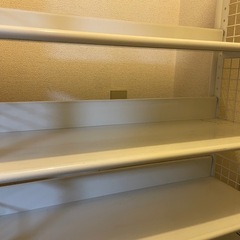 つっぱり棚　白　棚板8枚、スクリーン付きの画像